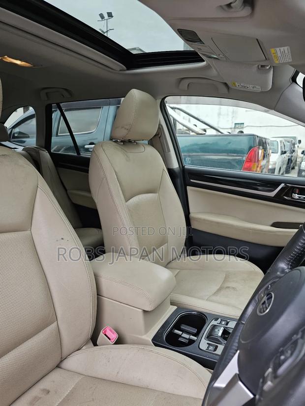 Subaru Outback 2.5i Premium AWD 2017 Gold