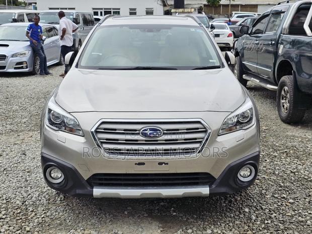 Subaru Outback 2.5i Premium AWD 2017 Gold