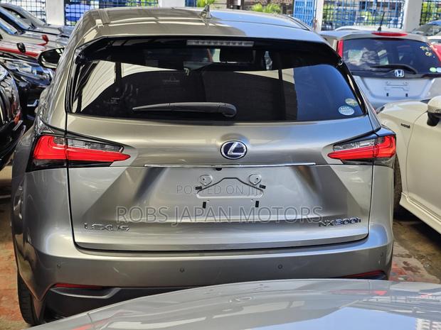 Lexus NX 300h FWD 2018