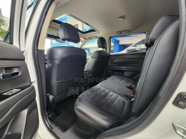Mitsubishi Outlander 2019 Pearl