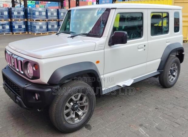 Suzuki Jimny 2024 White