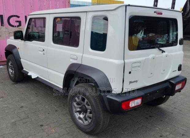 Suzuki Jimny 2024 White