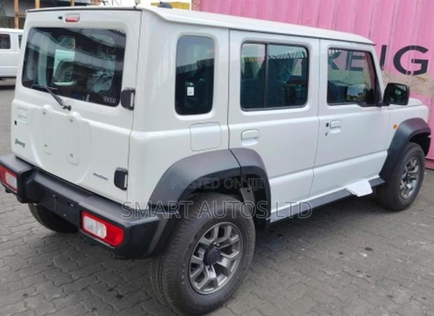 Suzuki Jimny 2024 White