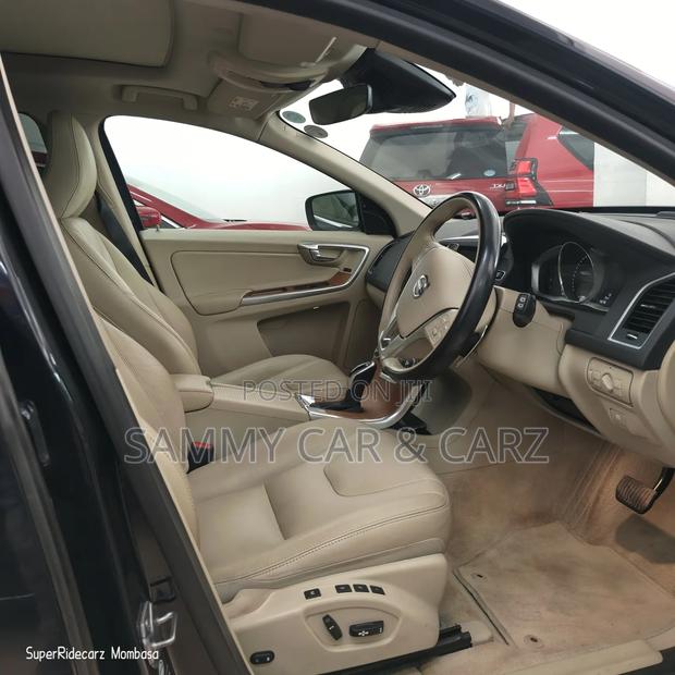 Volvo XC60 2017 Blue