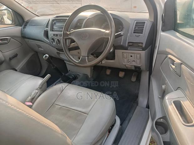 Toyota Hilux 2009 White