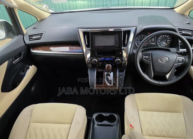 Toyota Vellfire 2018 White