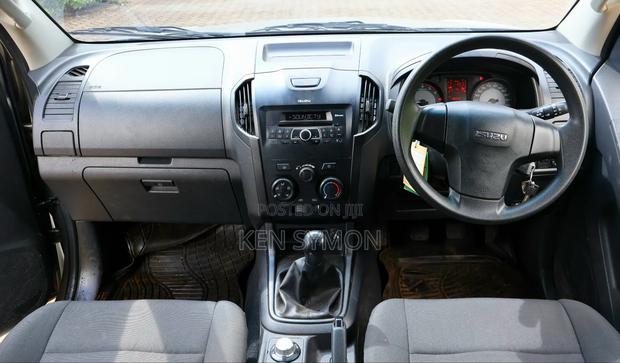 Isuzu D-MAX 2022 Brown