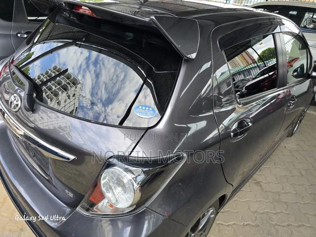 Toyota Vitz 2018 Gray