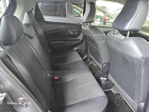 Toyota Vitz 2018 Gray