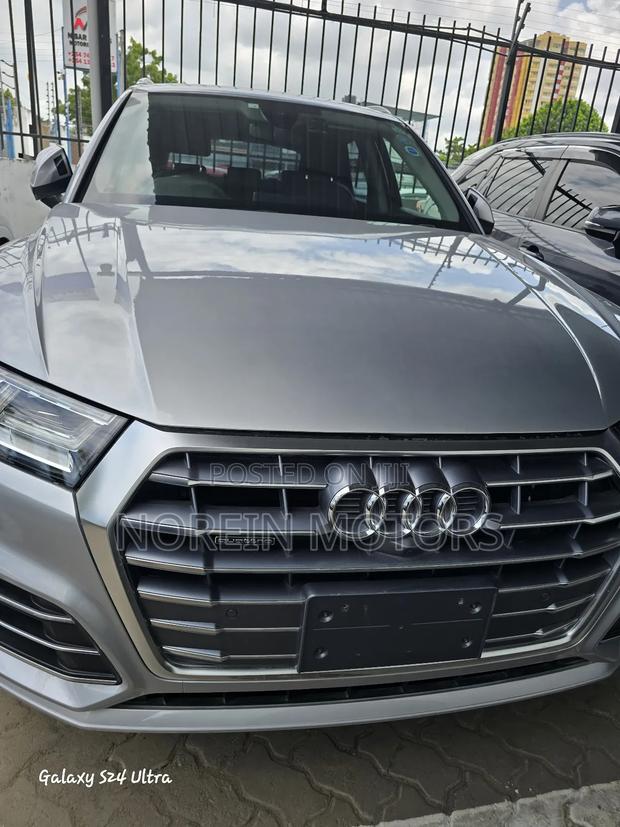 Audi Q5 2018 Gray