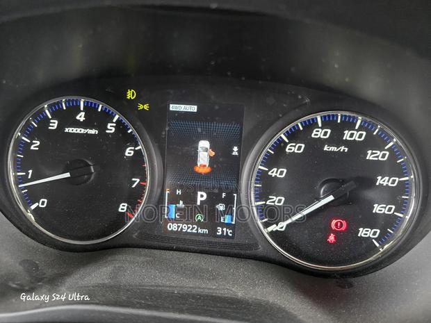 Mitsubishi Outlander 2019 Off white