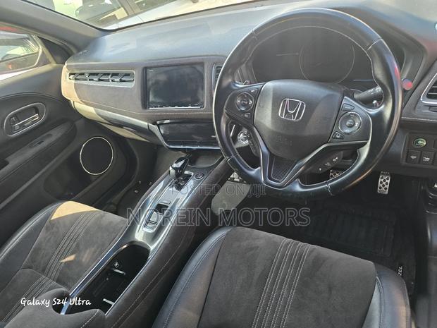 Honda Vezel 2019 Red