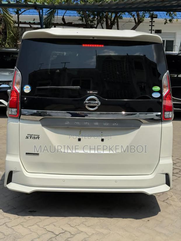 Nissan Serena 2018 Pearl