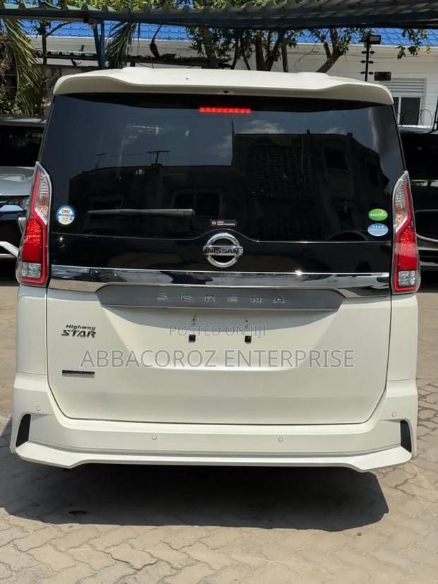 Nissan Serena 2018 Pearl