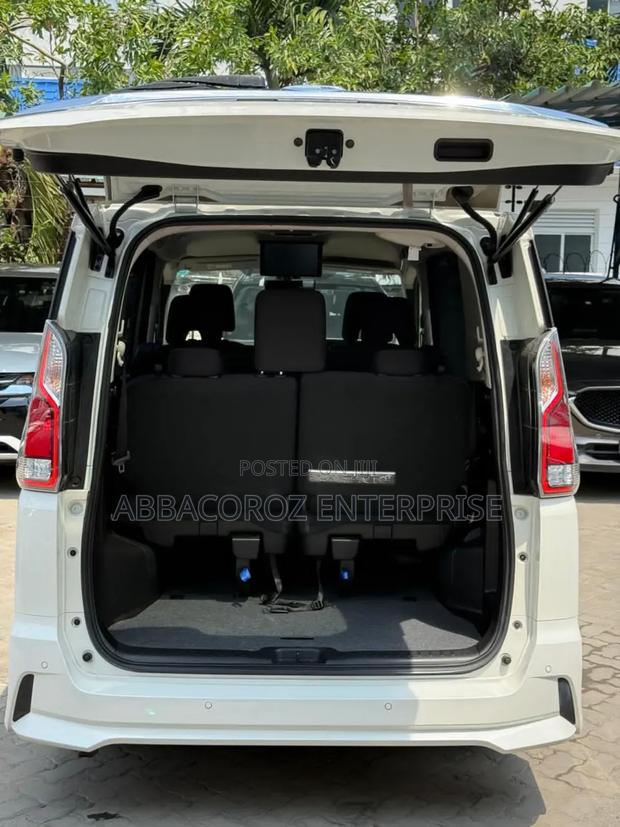 Nissan Serena 2018 Pearl