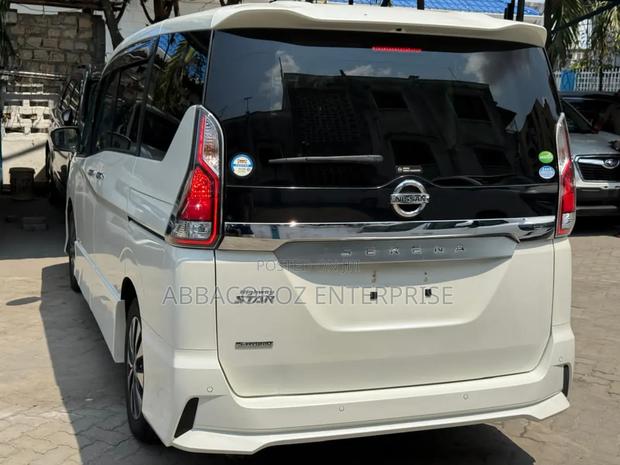 Nissan Serena 2018 Pearl