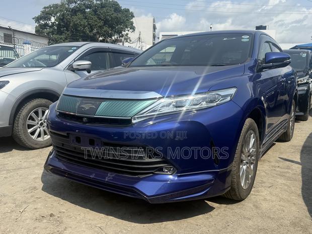 Toyota Harrier 2.0 2018 Blue
