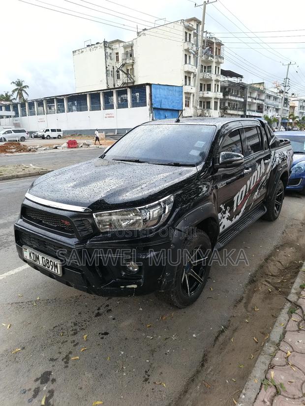 Toyota Hilux Revo Double Cab Deisel 2.8 AWD 2016 Black