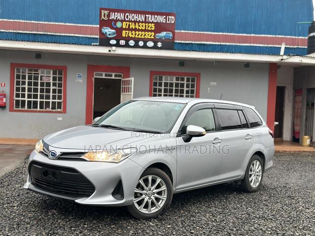 Toyota Corolla Fielder 1.5 Hybrid FWD 2019 Silver