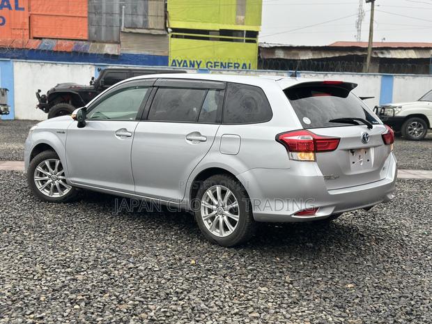 Toyota Corolla Fielder 1.5 Hybrid FWD 2019 Silver