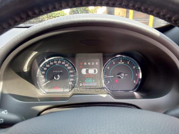 Jaguar XF 2.0L 2013 Beige