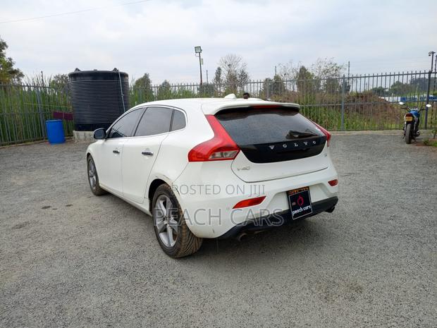 Volvo V40 T5 AWD 2015 White