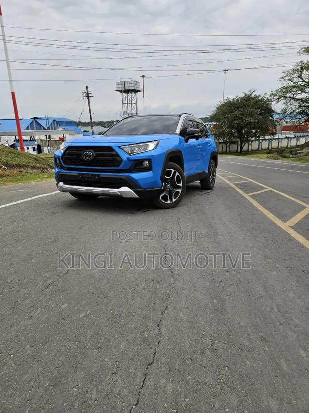 Toyota RAV4 Adventure 2019 Blue