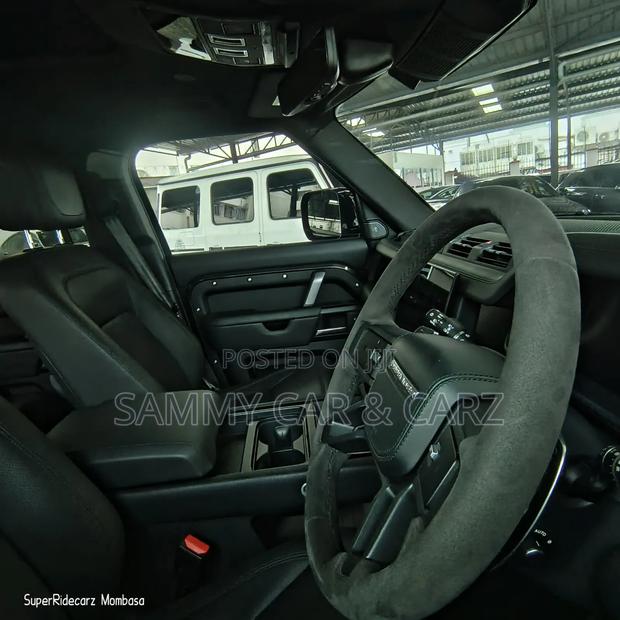 Land Rover Defender 2023 Gray