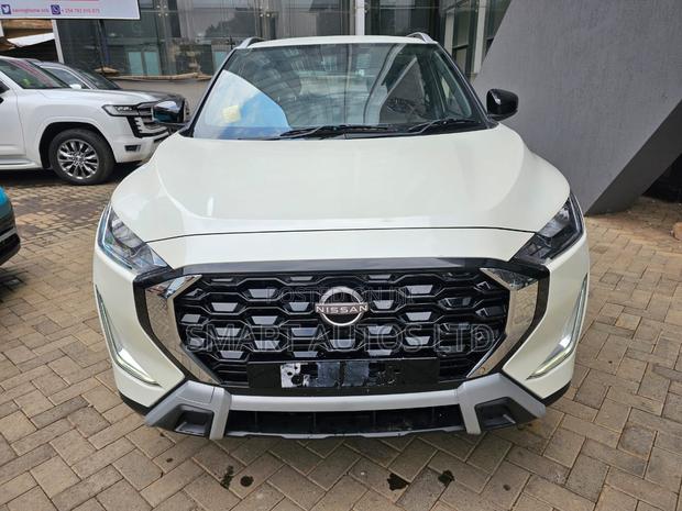 New Nissan Magnite 1.0 Petrol FWD 2025 White