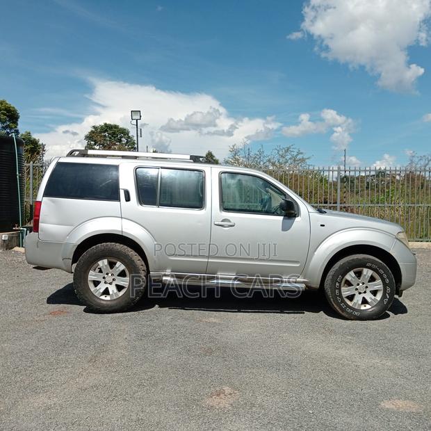 Nissan Pathfinder LE 4x4 2005 Silver