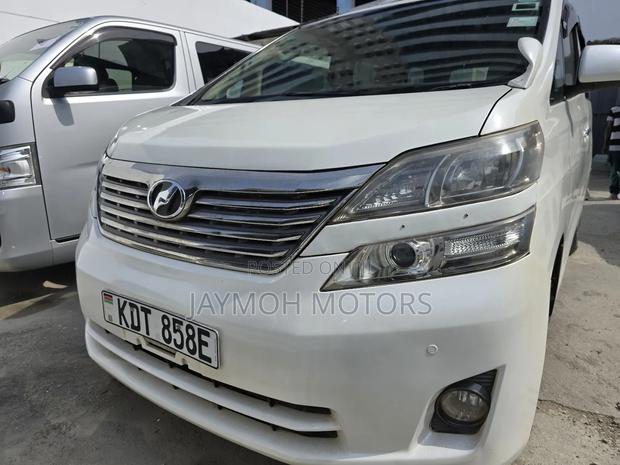 Toyota Alphard 2014 White