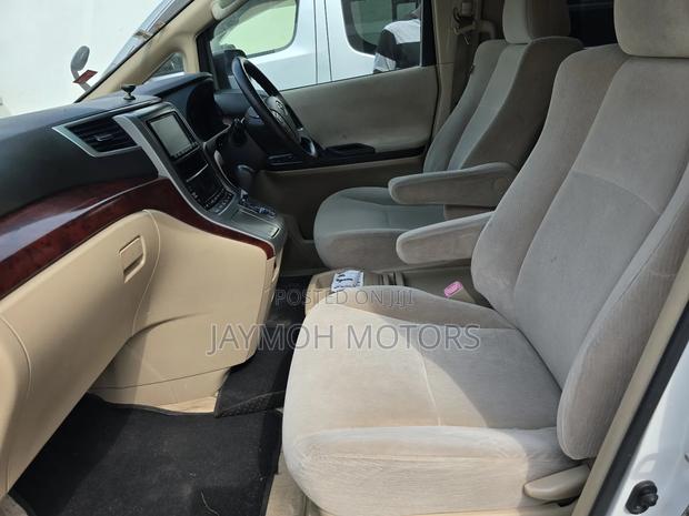 Toyota Alphard 2014 White