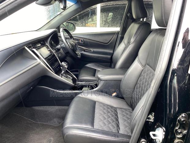 Toyota Harrier 2.0 2018 Black