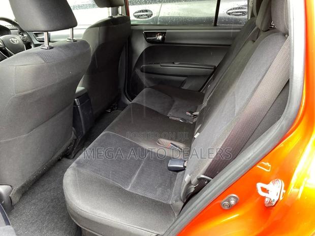 Toyota Corolla Fielder 1.5 Hybrid FWD 2018 Orange