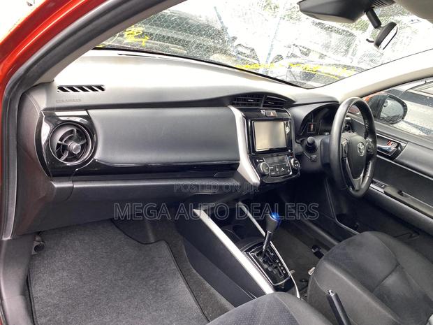 Toyota Corolla Fielder 1.5 Hybrid FWD 2018 Orange