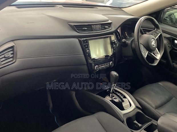 Nissan X-Trail 2018 Red