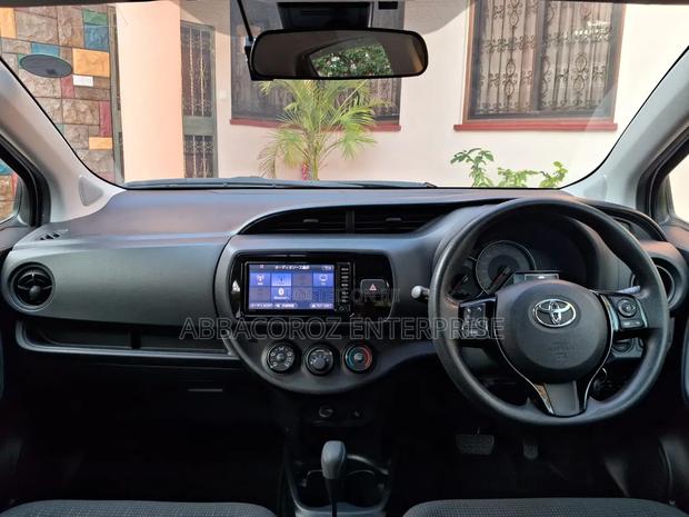 Toyota Vitz 1.3 FWD 5dr 2018 Pearl