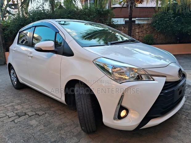 Toyota Vitz 1.3 FWD 5dr 2018 Pearl