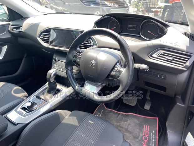 Peugeot 308 2018 Blue