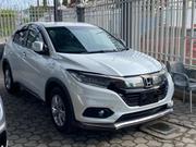 Honda Vezel 2018 White for sale
