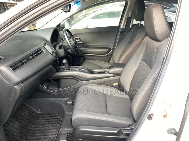 Honda Vezel 2018 White