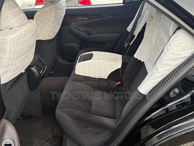 Toyota Crown 2018 Black