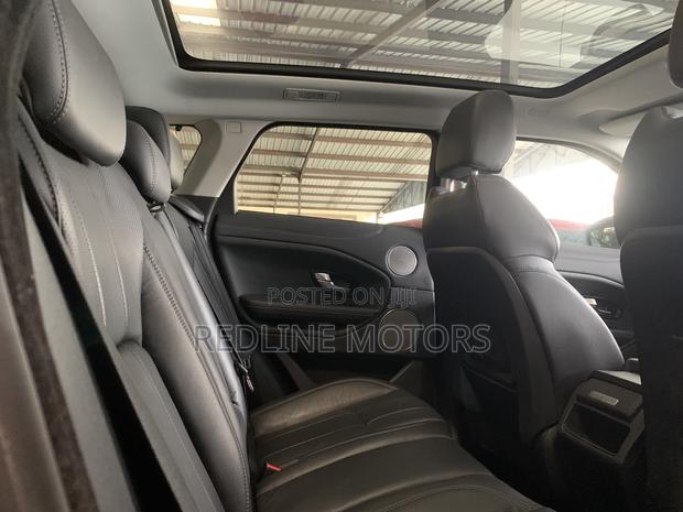 Land Rover Range Rover Evoque HSE 4x4 5-Door 2018 White
