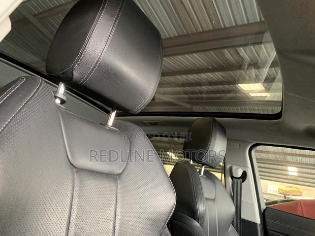 Land Rover Range Rover Evoque HSE 4x4 5-Door 2018 White