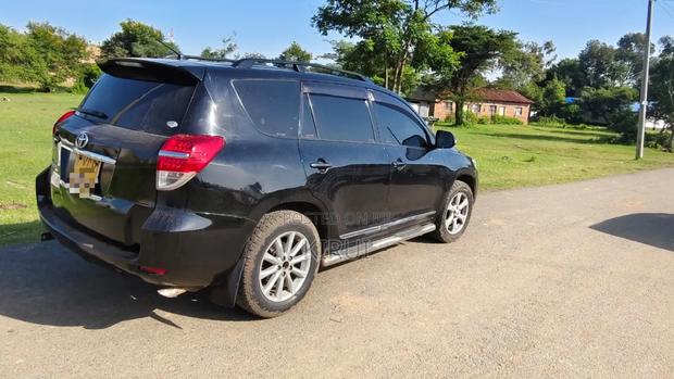 Toyota Vanguard 2011 Black