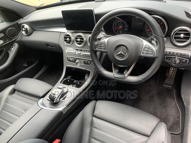 Mercedes-Benz C200 2018 Blue