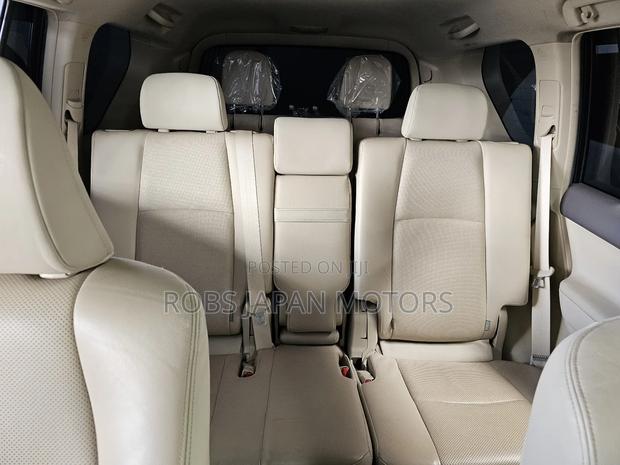 Toyota Land Cruiser Prado 2.8 2021 Off white