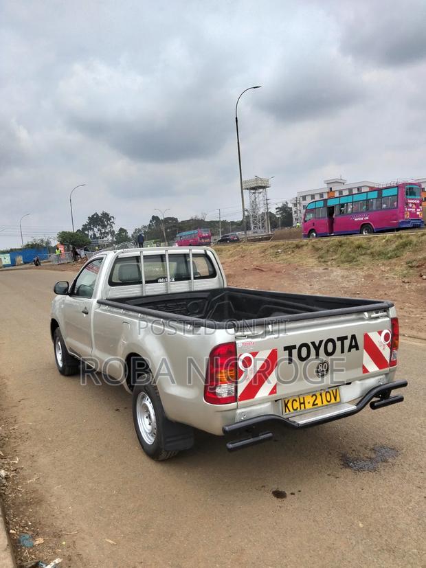 Toyota Hilux 2.5 D-4D SRX 2010 Pearl