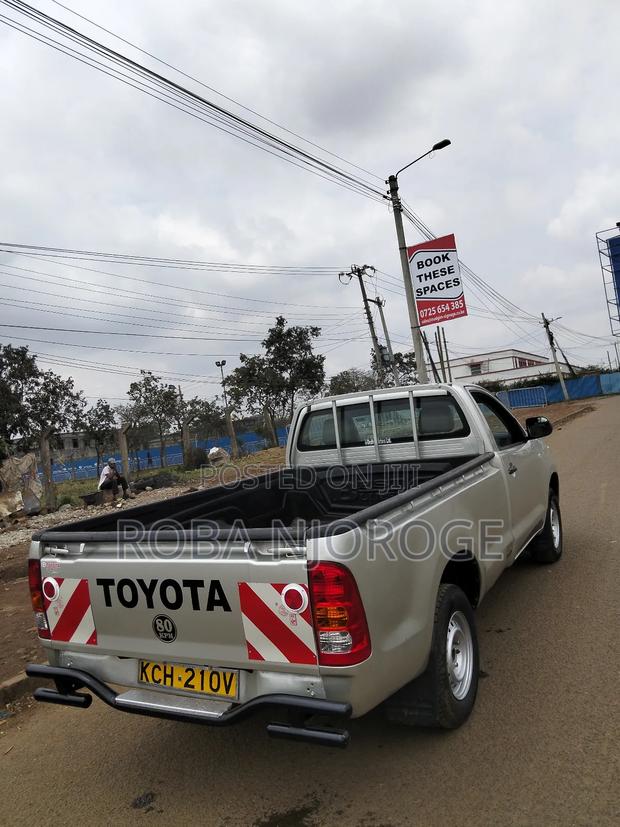 Toyota Hilux 2.5 D-4D SRX 2010 Pearl