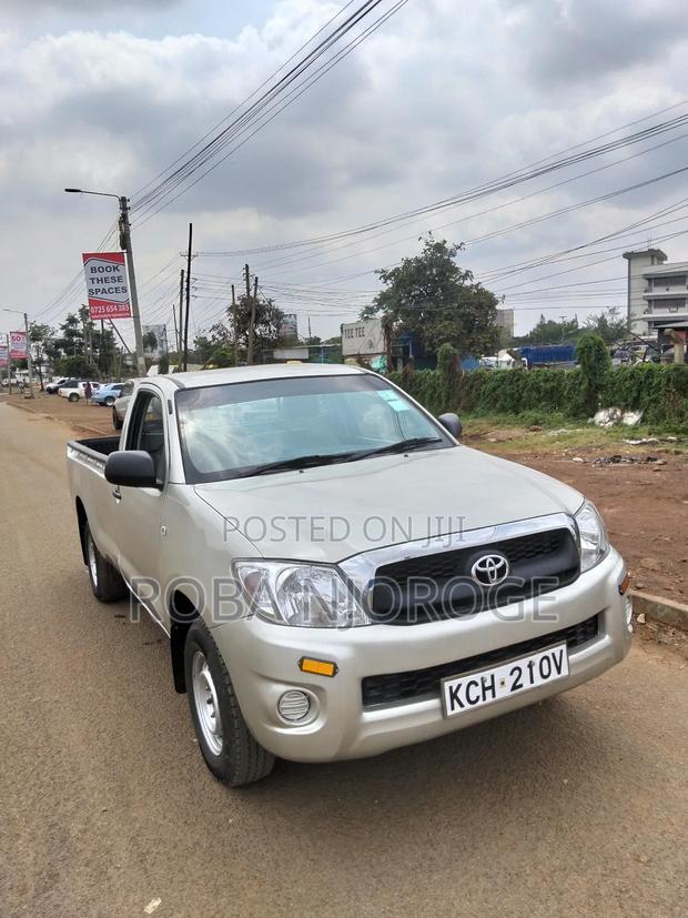 Toyota Hilux 2.5 D-4D SRX 2010 Pearl